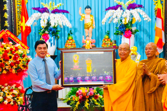 Bí thư Tỉnh ủy thăm, chúc mừng Đại lễ Phật đản năm 2024