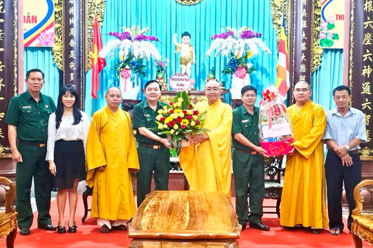 Hội Cựu chiến binh tỉnh thăm, chúc mừng Đại lễ Phật đản năm 2024
