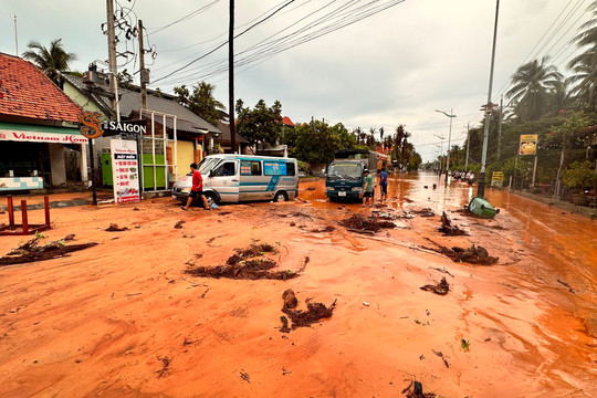 Cảnh báo lũ quét, sạt lở đất do mưa lũ tại Bình Thuận