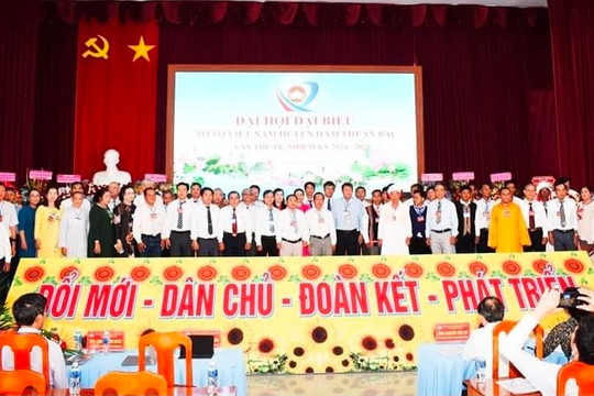 Ông Trần Ngọc Hiền giữ chức Chủ tịch Ủy ban MTTQ Việt Nam huyện Hàm Thuận Bắc khóa IX