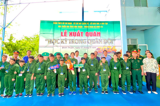 100 chiến sĩ nhí tham gia Học kỳ trong Quân đội