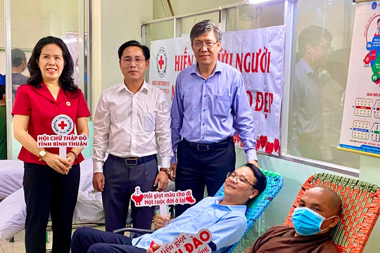 Hành trình Đỏ - Kết nối dòng máu Việt