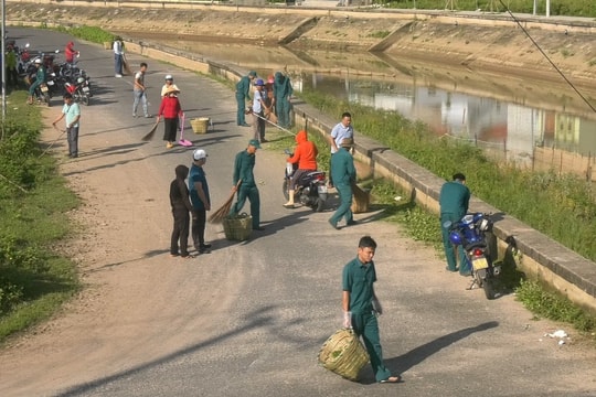 Tánh Linh ra quân dọn dẹp vệ sinh môi trường