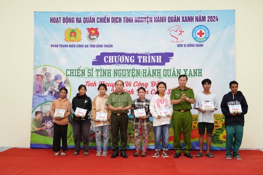 Ra quân Chiến dịch thanh niên Công an tình nguyện hè 