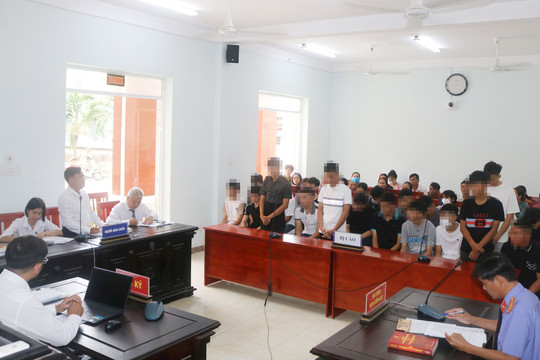 Vụ án thanh thiếu niên gây thương tích ở Tuy Phong: 17 bị cáo nhận mức án treo