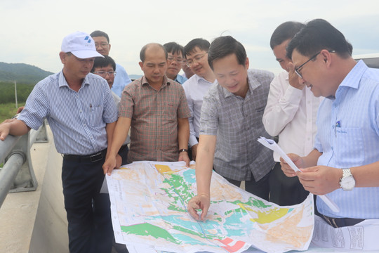 Lãnh đạo tỉnh kiểm tra thực địa dự án, công trình tại Hàm Tân