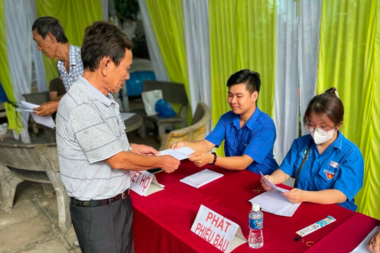 Hơn 5.000 đoàn viên thanh niên tình nguyện hỗ trợ bầu cử trưởng thôn, khu phố