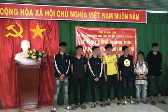 Đưa nhóm thanh niên gây mất an toàn trên tuyến cao tốc Phan Thiết – Vĩnh Hảo ra kiểm điểm trước dân