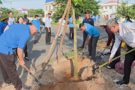 TP. Phan Thiết: Phát động trồng cây xanh trong năm 2024