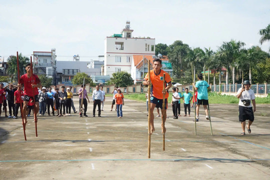 Sôi nổi giải thể thao các dân tộc thiểu số khu vực phía nam