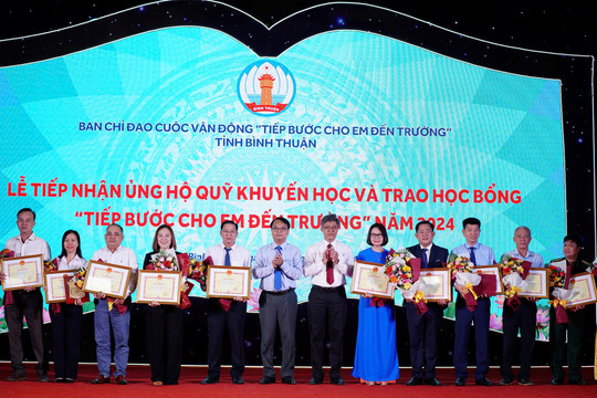 Binh Thuan: Over 6 billion dongs to smooth the way for disadvantaged students continuing their journey to school in 2024