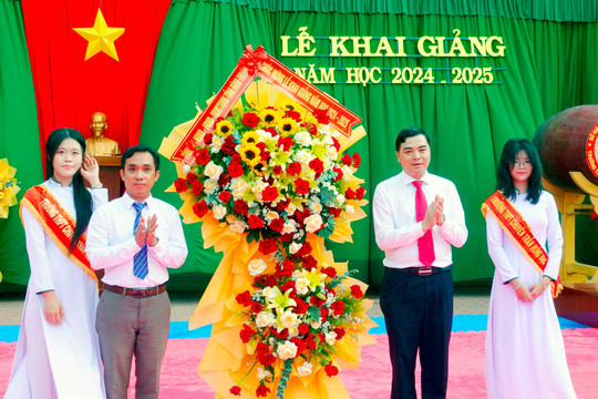 Binh Thuan: Over 300,000 students begin the new academic year  provincewide