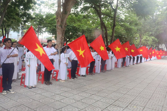 Nghe và thấy:
Kỳ vọng ở năm học mới...