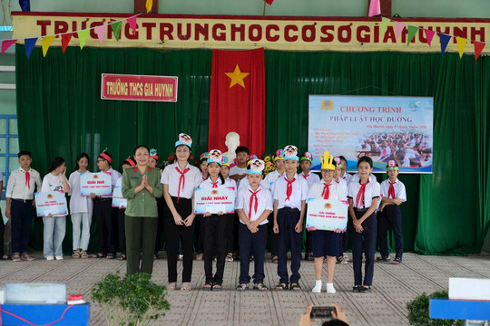 Tuyên truyền pháp luật học đường cho học sinh Gia Huynh