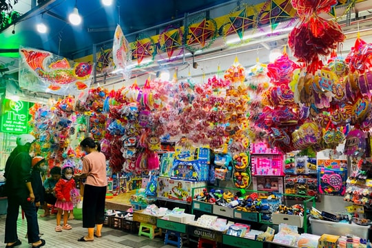 Colourful Mid-Autumn Lanterns