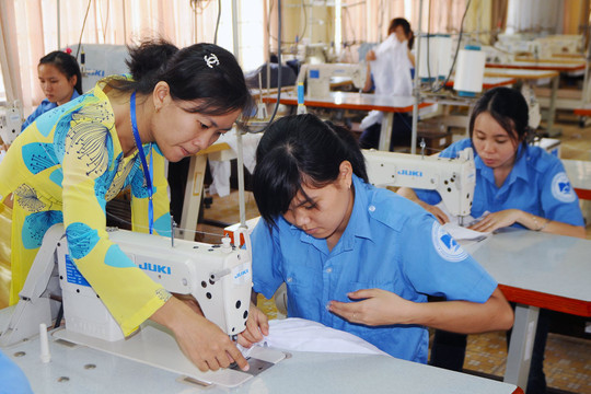 Công tác giải quyết việc làm:  Thúc đẩy kinh tế - xã hội phát triển