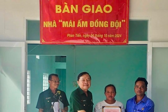 Trao tặng nhà “Mái ấm đồng đội” cho hội viên cựu chiến binh