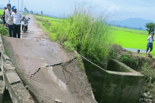 Tánh Linh: Sập cầu suối Thanh Niên khi chờ hỗ trợ kinh phí xây lại