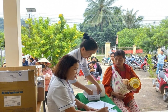 Nhiều xã ở vùng dân tộc thiểu số làm tốt công tác tiêm vắc xin phòng bệnh dại