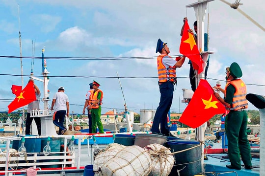 Tuyên truyền nâng cao nhận thức cho ngư dân về biển đảo