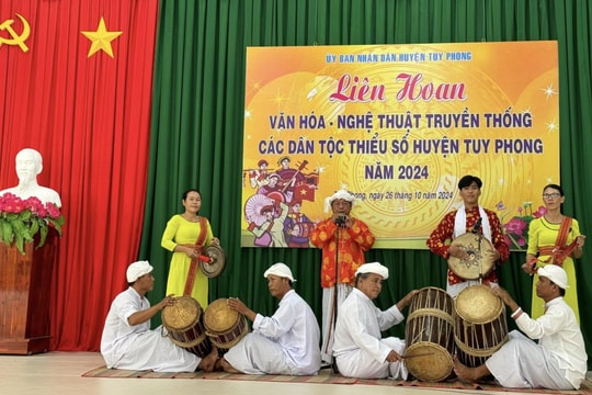 Liên hoan nghệ thuật truyền thống các dân tộc thiểu số huyện Tuy Phong