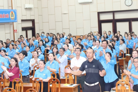 Tập huấn phong trào “Toàn dân đoàn kết xây dựng đời sống văn hóa” cho cán bộ công đoàn