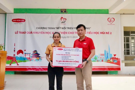 
Dai-ichi Life Việt Nam hỗ trợ học sinh có hoàn cảnh khó khăn tại Phan Thiết