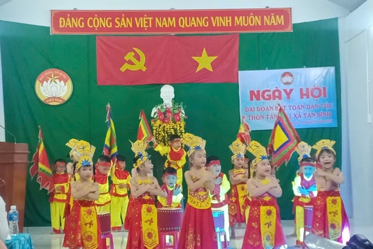 Ngày hội Đại đoàn kết toàn dân tộc tại thôn Tân Lý 1, xã Tân Bình


