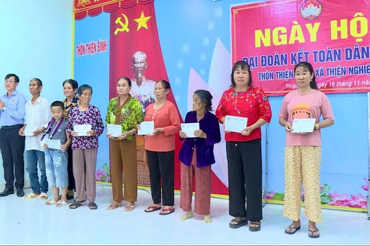 Phó Trưởng Đoàn Đại biểu Quốc hội tỉnh dự Ngày hội Đại đoàn kết tại xã Thiện Nghiệp