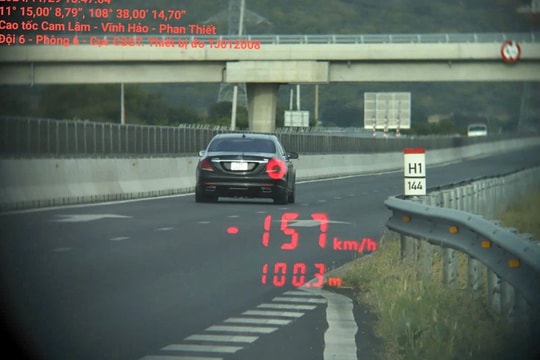 Phát hiện ô tô chạy với tốc độ 157 km/h trên cao tốc