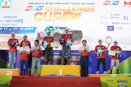 
Trao giải giải ô tô địa hình Bình Thuận mở rộng - HTV Challenge Cup 2024