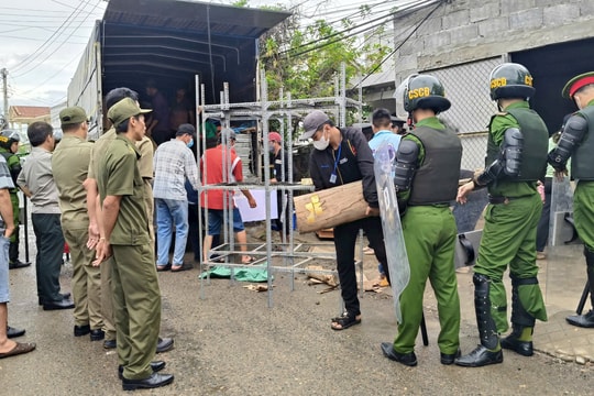 Cưỡng chế bàn giao đất, tài sản cho bà Lê Thị Mộng Tiên