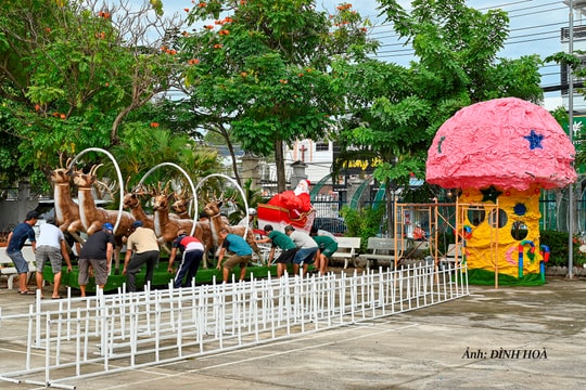 Tất bật chuẩn bị cho đêm Giáng sinh