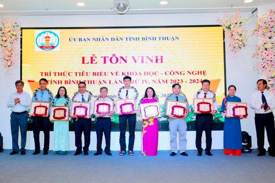 
Tôn vinh 11 trí thức tiêu biểu về khoa học – công nghệ tỉnh lần thứ IV