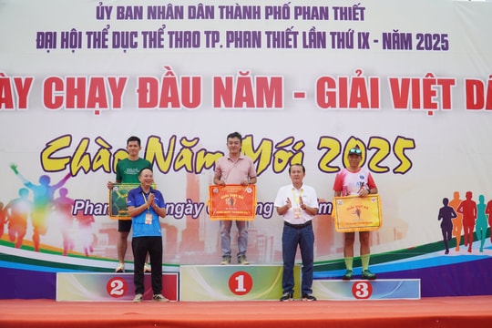
2.000 người tham gia ngày chạy đầu năm 2025