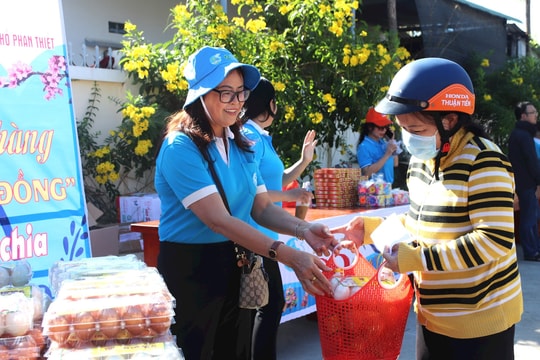 Tết sẻ chia