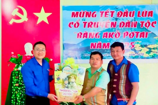 Thường trực Tỉnh đoàn thăm, chúc Tết Đầu lúa đồng bào các dân tộc thiểu số huyện Bắc Bình