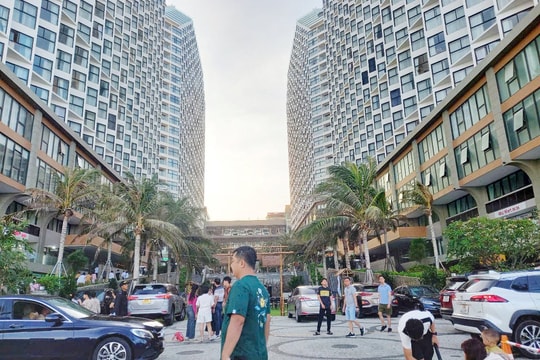 Nhộn nhịp và tràn ngập không khí xuân ở các khu du lịch 