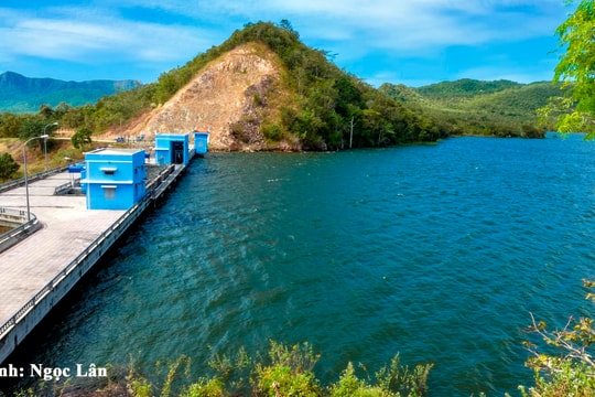 Tuy Phong: Nhiều kiến nghị liên quan đến đầu tư xây dựng và môi trường