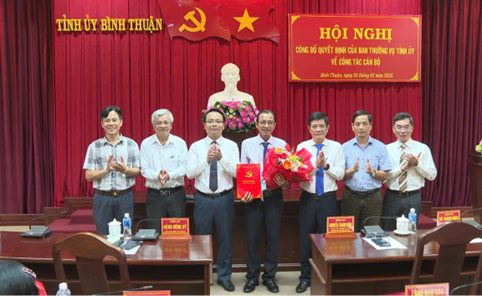 Ban Thường vụ Tỉnh ủy công bố quyết định về công tác cán bộ