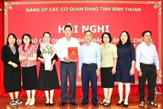 Công bố quyết định thành lập các chi, đảng bộ cơ sở thuộc Đảng ủy các cơ quan Đảng tỉnh