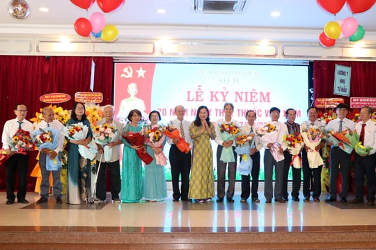 Kỷ niệm 70 năm Ngày Thầy thuốc Việt Nam: 
Hướng tới môi trường y tế xanh - sạch - đẹp