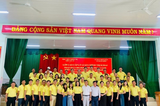  Đoàn Học viện Chính trị khu vực IV nghiên cứu thực tế tại xã Hàm Liêm