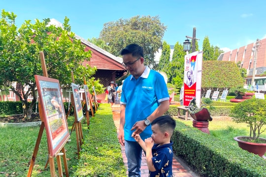 Vang mãi bản hùng ca đất nước