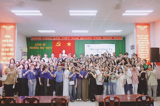 Sinh viên khảo sát, nghiên cứu văn học Bình Thuận