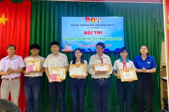 Tuy Phong: Sôi nổi Hội thi Tin học trẻ năm 2025