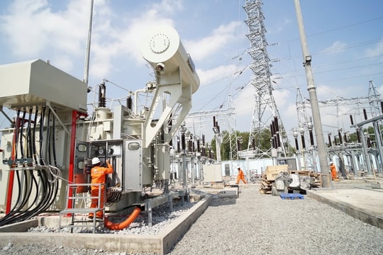 EVNSPC tiếp tục đóng điện thành công 6 công trình 110Kv chào mừng 50 năm xây dựng và phát triển