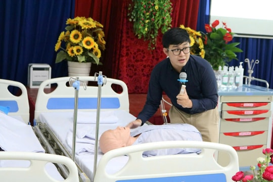  Tập huấn “Cấp cứu ngừng tuần hoàn”