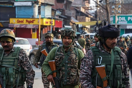 Không quân, hải quân Ấn Độ trong tư thế sẵn sàng giữa căng thẳng với Pakistan