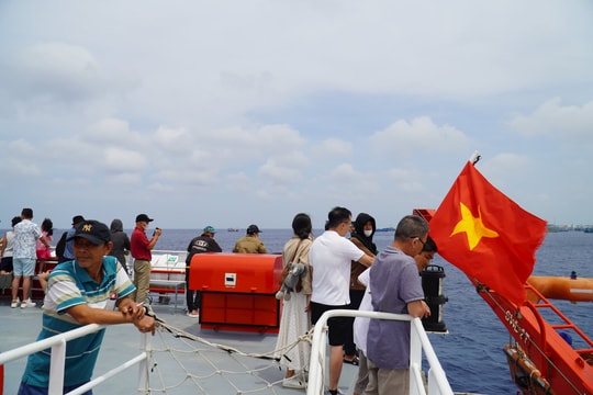 Du lịch - hấp dẫn từ bờ đến đảo